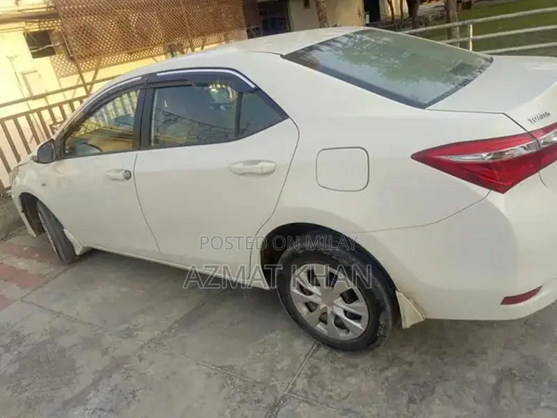 Toyota Corolla XLI 2017 Sedan - Well-Maintained Compact Car