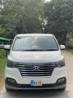 Photo - 2019 Hyundai Grand Starex 12-Seater Luxury Van