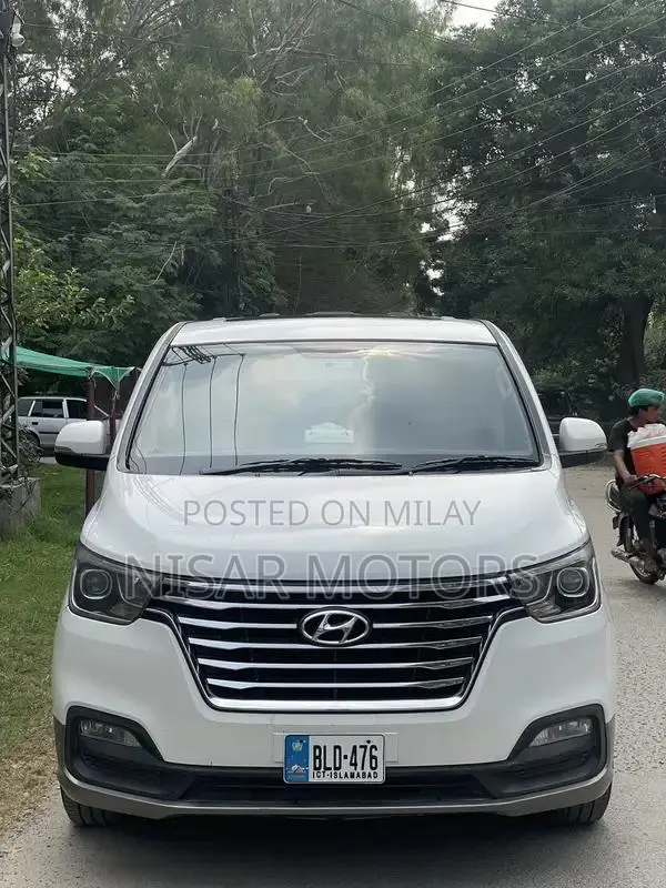 2019 Hyundai Grand Starex 12-Seater Luxury Van
