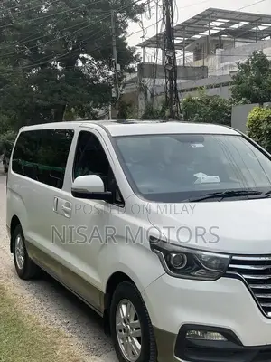 2019 Hyundai Grand Starex 12-Seater Luxury Van