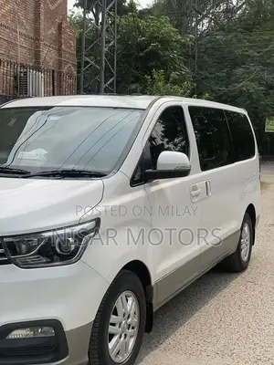 2019 Hyundai Grand Starex 12-Seater Luxury Van
