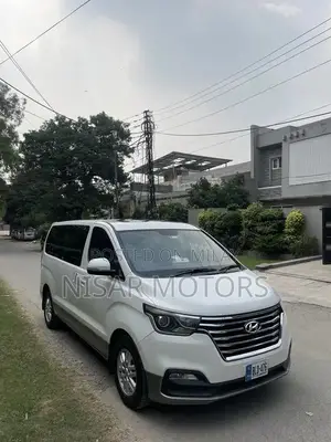 2019 Hyundai Grand Starex 12-Seater Luxury Van