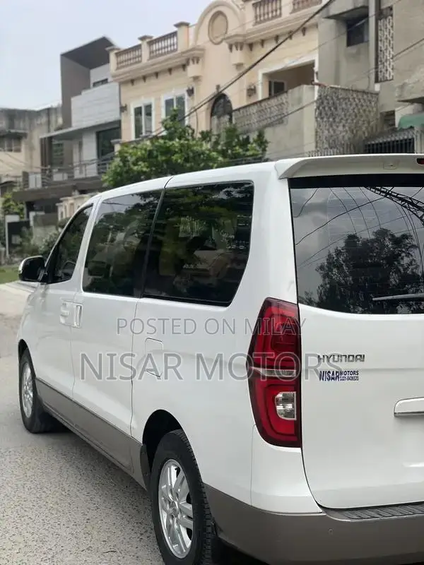 2019 Hyundai Grand Starex 12-Seater Luxury Van