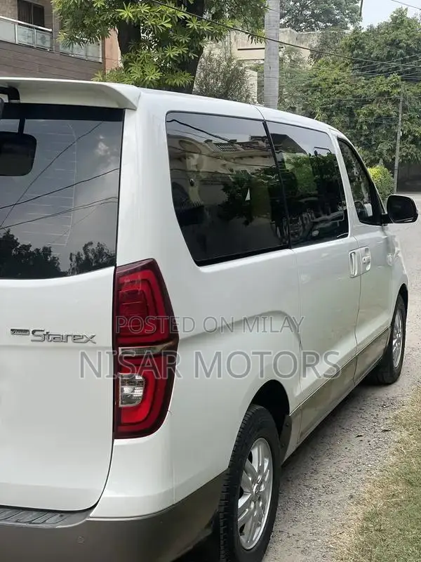 2019 Hyundai Grand Starex 12-Seater Luxury Van