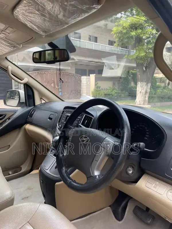 2019 Hyundai Grand Starex 12-Seater Luxury Van