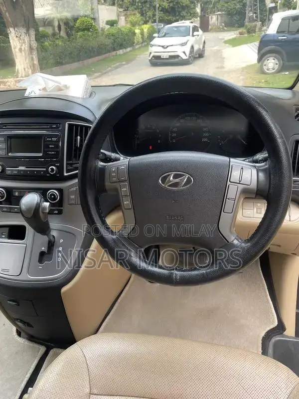 2019 Hyundai Grand Starex 12-Seater Luxury Van
