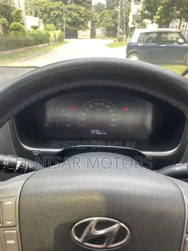 2019 Hyundai Grand Starex 12-Seater Luxury Van