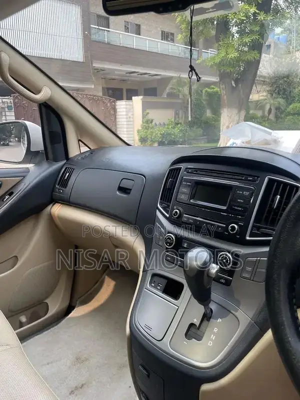 2019 Hyundai Grand Starex 12-Seater Luxury Van