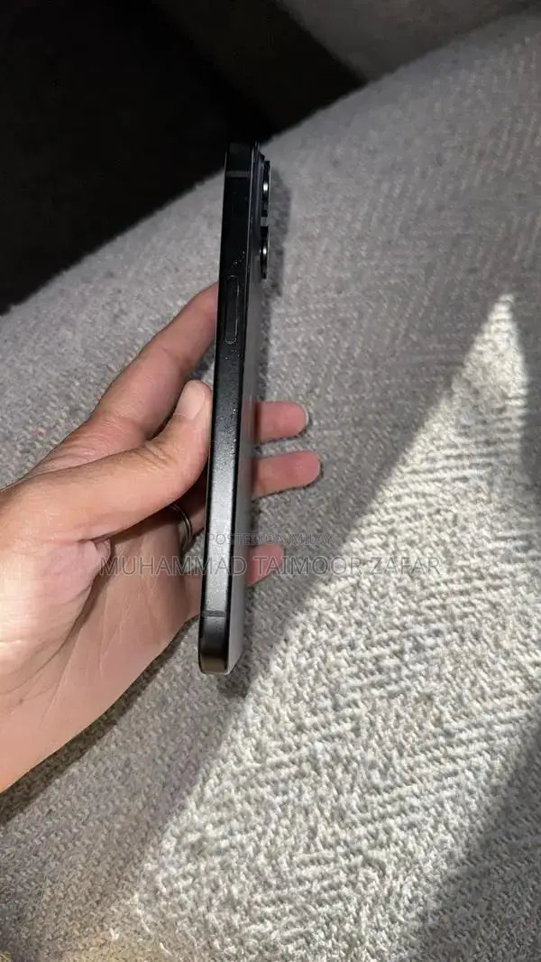 Apple iPhone 15 - Black, Nearly Pristine Condition