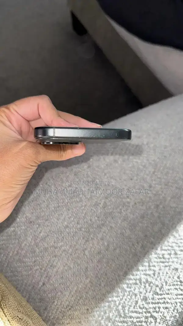 Apple iPhone 15 - Black, Nearly Pristine Condition