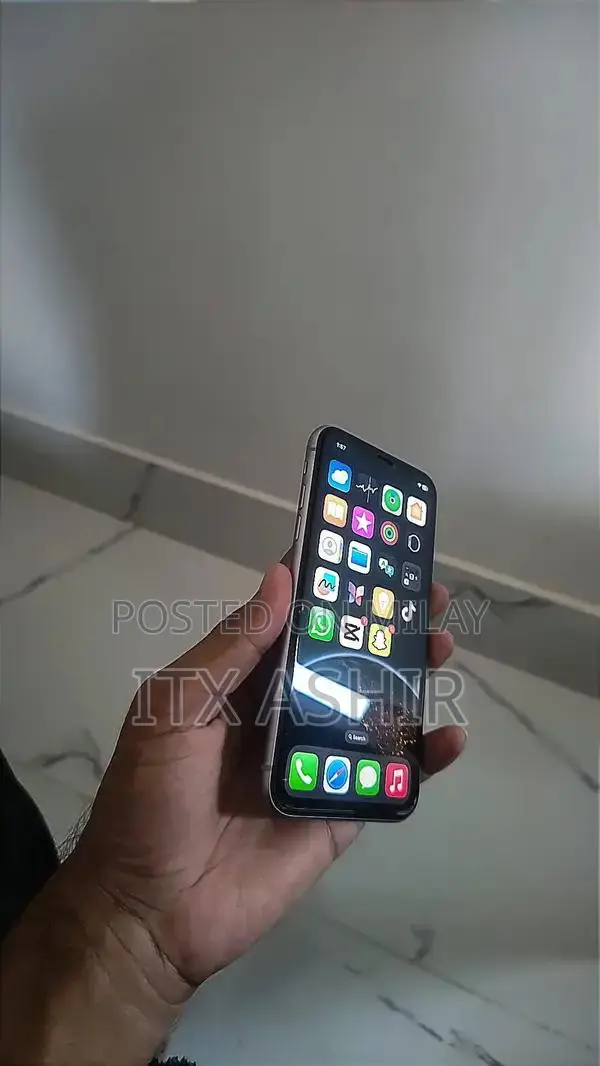 Apple iPhone 11 64GB Smartphone - Purple Edition