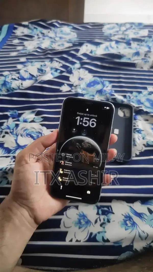 Apple iPhone 11 64GB Smartphone - Purple Edition