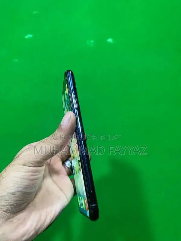 Apple iPhone 11 Pro Max Green 64GB Smartphone