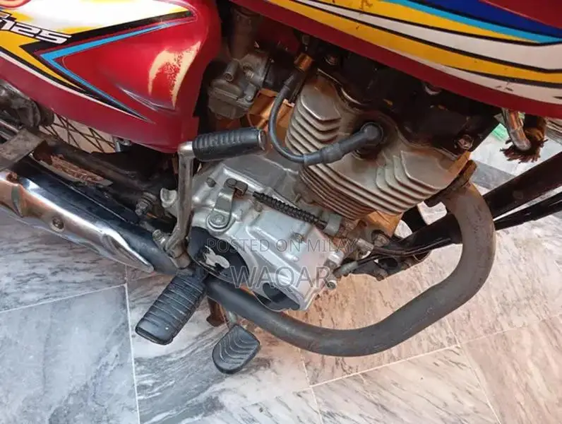 Honda 125cc Motorcycle in Excellent Condition