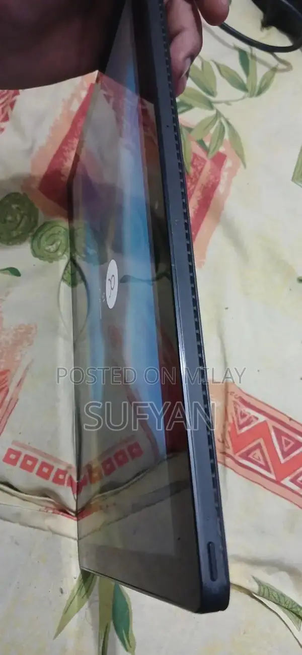 10-inch Tablet with Multiple Storage Options