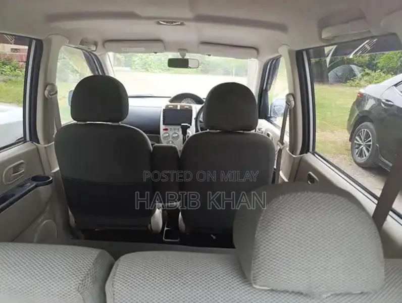 Mitsubishi EK Wagon: Reliable Compact Family Car