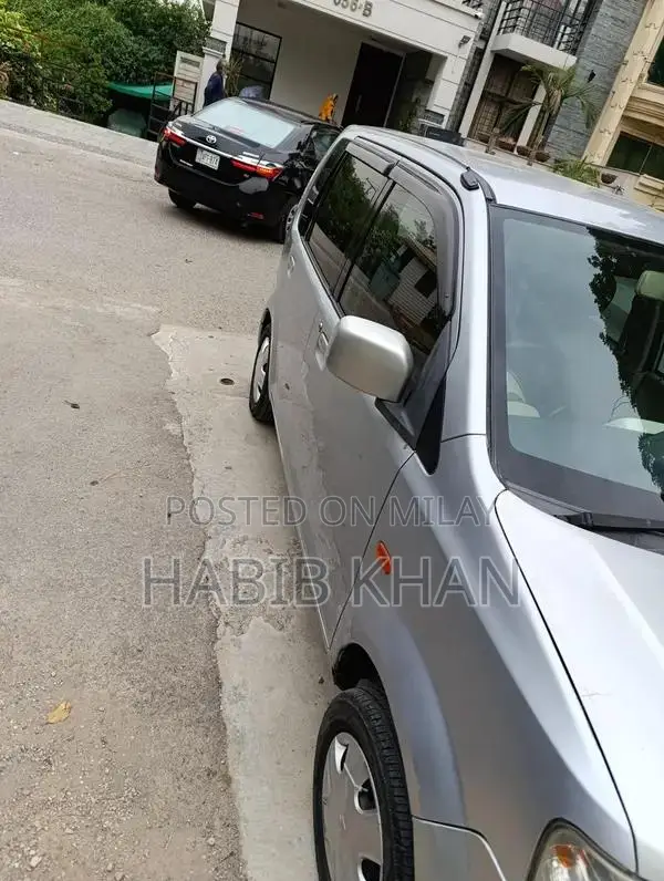 Mitsubishi EK Wagon: Reliable Compact Family Car