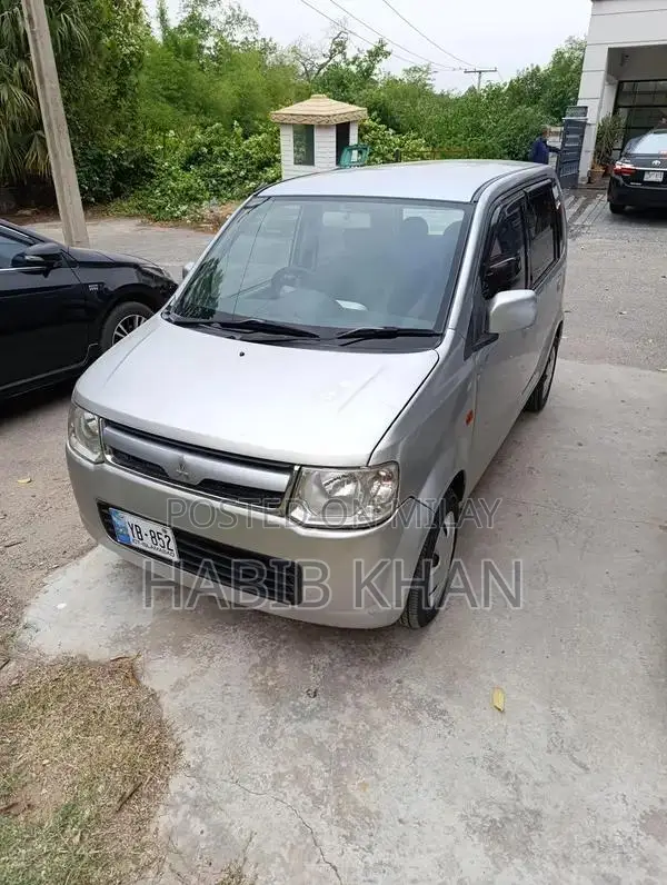 Mitsubishi EK Wagon: Reliable Compact Family Car