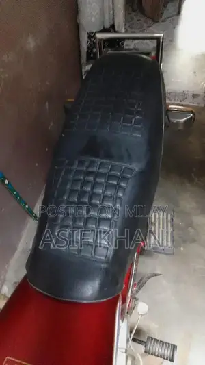 Yamaha YB 100 Classic Motorcycle - Vintage 1991 Model