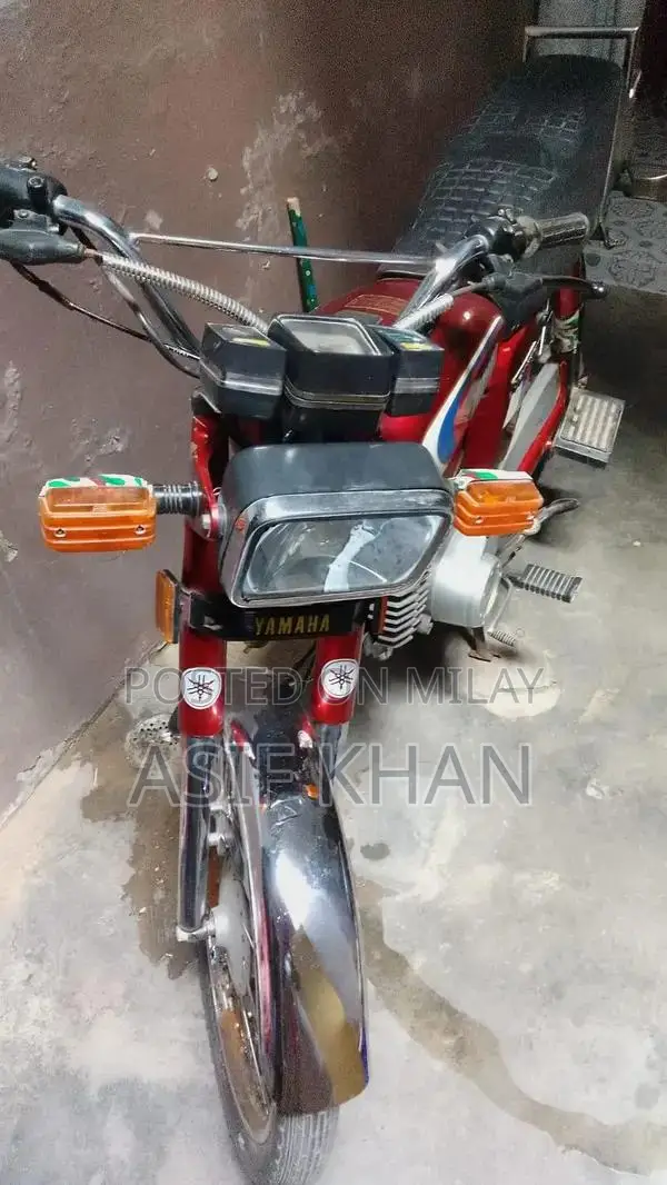 Yamaha YB 100 Classic Motorcycle - Vintage 1991 Model