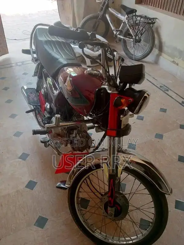 Honda 70cc Motorcycle - 2019 Model with German Parts