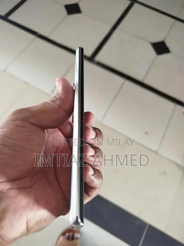 Honor 70 5G Smartphone with Advanced Dual Camera System