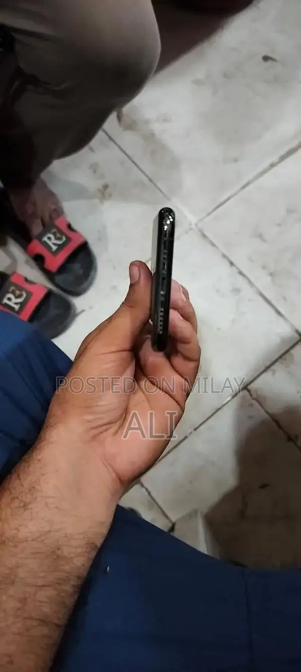 Apple iPhone 11 Pro Unlocked Smartphone 512GB