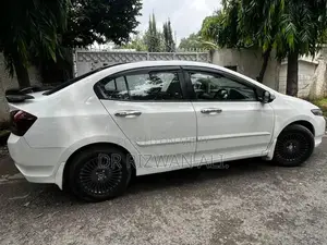 Honda City Prosmetic Sedan 2021 - Low Mileage Compact Car