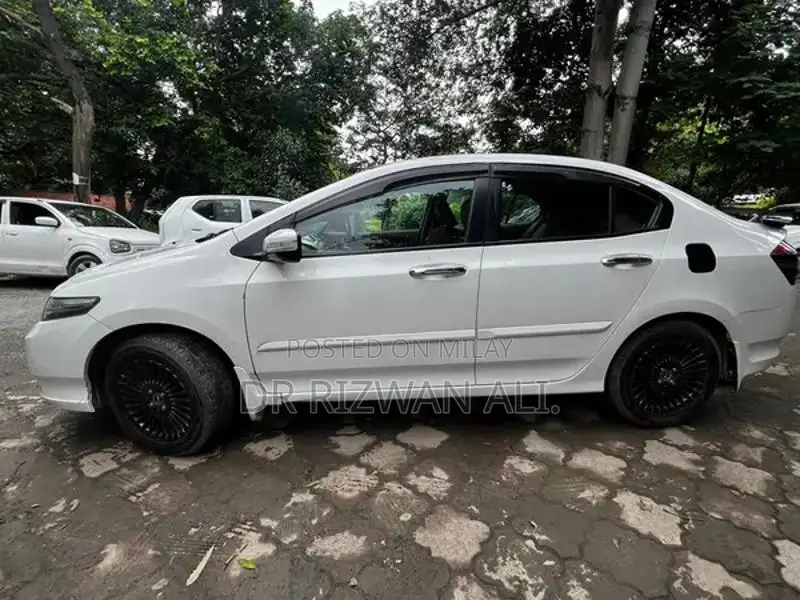 Honda City Prosmetic Sedan 2021 - Low Mileage Compact Car