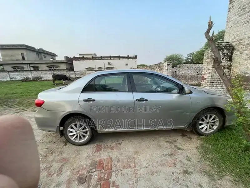 Toyota Corolla GLI Sedan - Well-Maintained Sedan