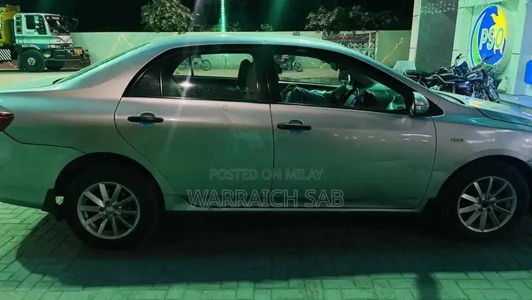 Toyota Corolla GLI Sedan - Well-Maintained Sedan