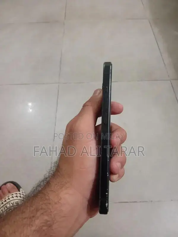 Pre-Owned iPhone 15 with High Battery Health and Functional Features