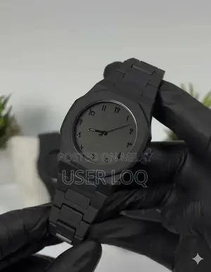 Stylish Arabic Design Analog Wristwatch - Elegant Timepiece