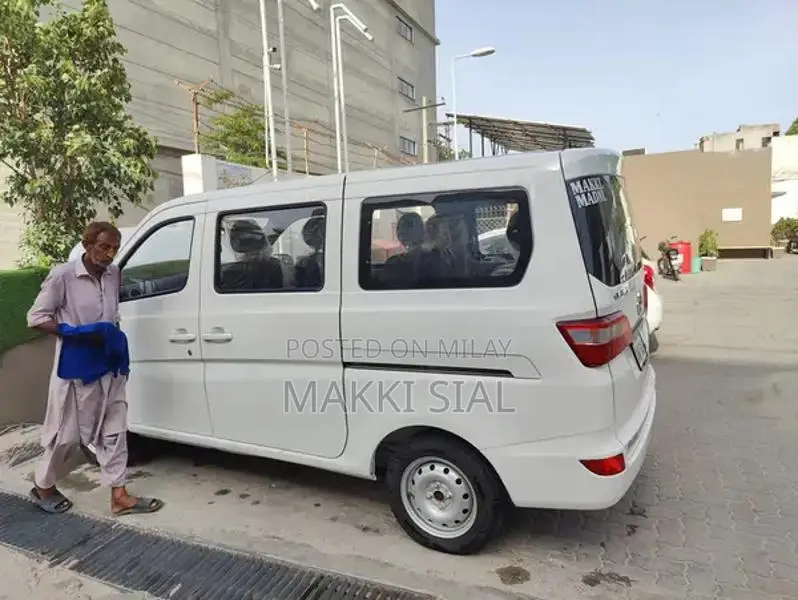 Changan Karvaan Plus 1000cc Family Compact Car