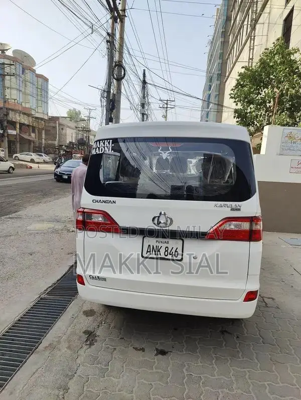 Changan Karvaan Plus 1000cc Family Compact Car