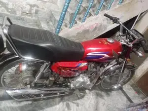 Honda 125cc Motorcycle - Low Mileage, Excellent Condition