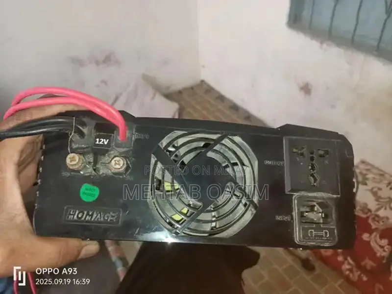 Homage Hybrid Solar Inverter 1200W 12V DC Input with Solar Charging