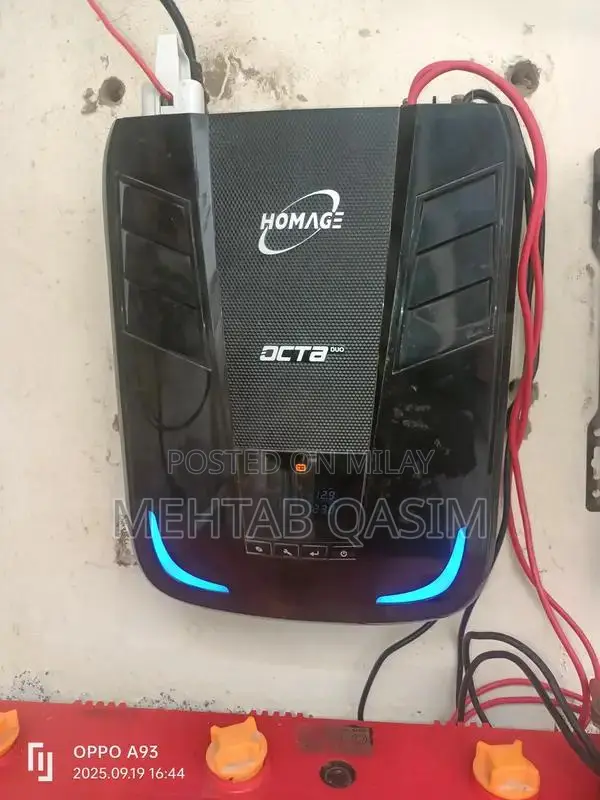 Homage Hybrid Solar Inverter 1200W 12V DC Input with Solar Charging