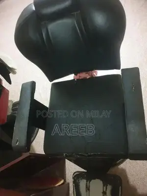 Photo - Classic Parlour Chairs and Decorative Mirrors Set