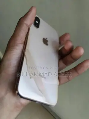 Golden iPhone XS 64GB Dual SIM Smartphone