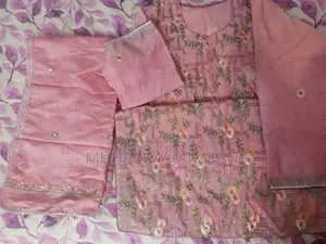 Elegant Large Size Untuch Baby Pink Dress with Cloure Design