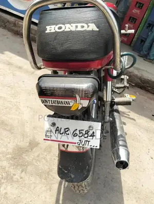 Honda CD 70 Motorcycle 2022 Model - Reliable Commuter Bike