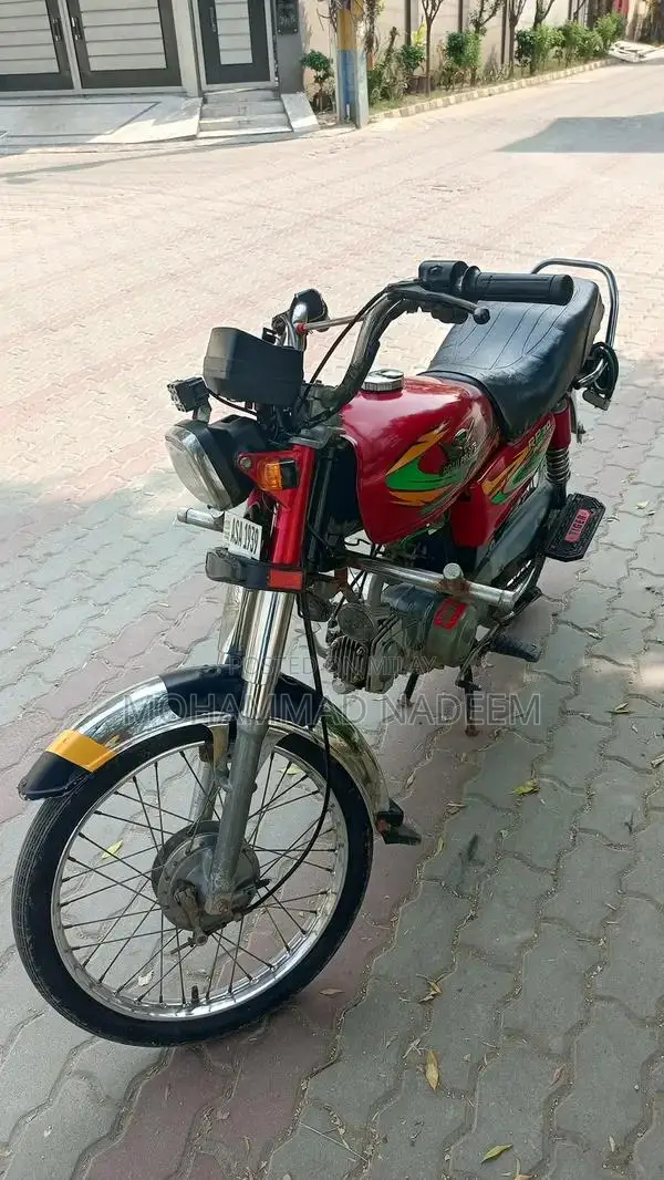 Road Prince Motorcycle - Reliable Single Cylinder Engine Bike