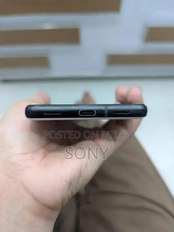 Google Pixel 6A Smartphone - 6GB RAM, 128GB Storage, Gaming Ready