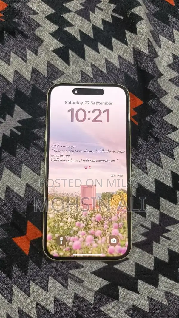 128GB Apple iPhone 15 - Excellent Condition with Warranty