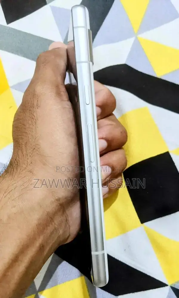 Google Pixel 7A Smartphone - Pristine White Condition