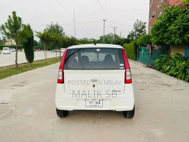Daihatsu Mira 2-Door Compact Automatic Hatchback