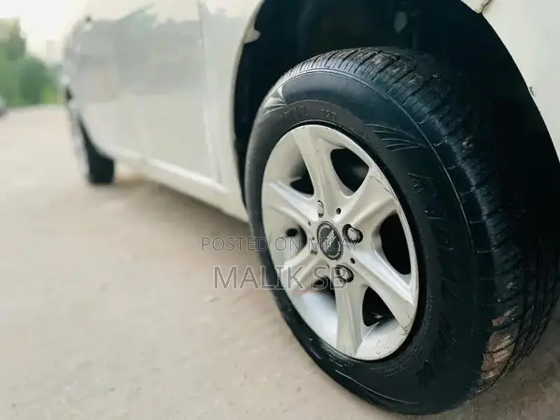 Daihatsu Mira 2-Door Compact Automatic Hatchback