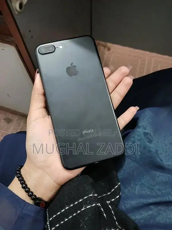 Apple iPhone 7 Plus 32GB Smartphone, Jet Black