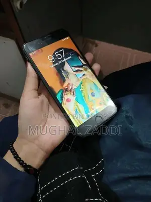 Apple iPhone 7 Plus 32GB Smartphone, Jet Black